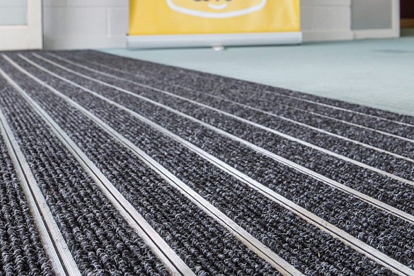 Recessed entrance matting system